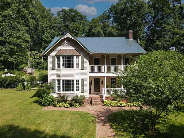 1.5 Acres of Land with Home for Sale in London, Kentucky