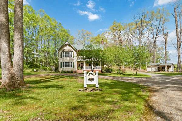 1.5 Acres of Land with Home for Sale in London, Kentucky