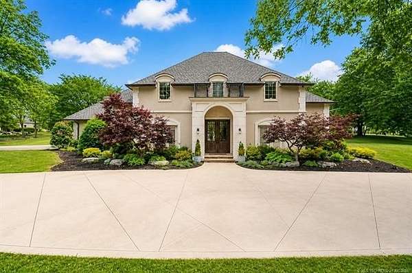 1.55 Acres of Land with Home for Sale in Tulsa, Oklahoma