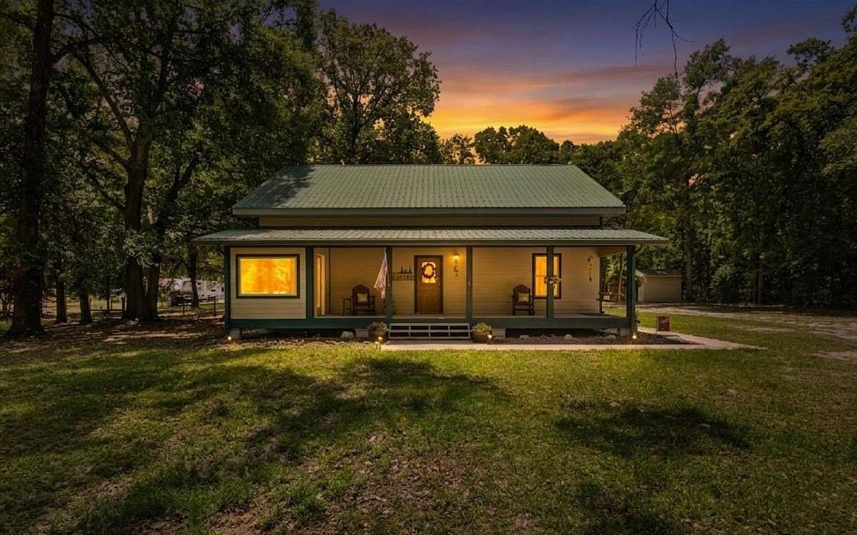 2.24 Acres of Land with Home for Sale in Fort White, Florida