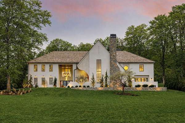 1.63 Acres of Land with Home for Sale in Nashville, Tennessee