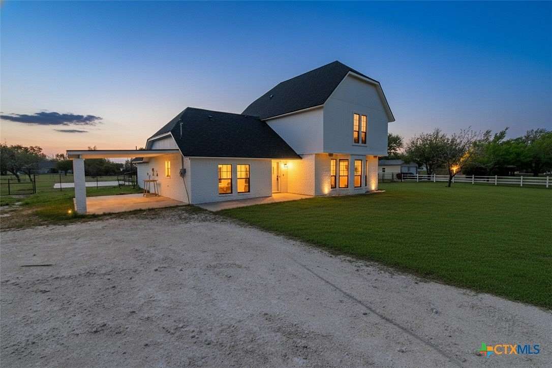 1.5 Acres of Land with Home for Sale in Temple, Texas