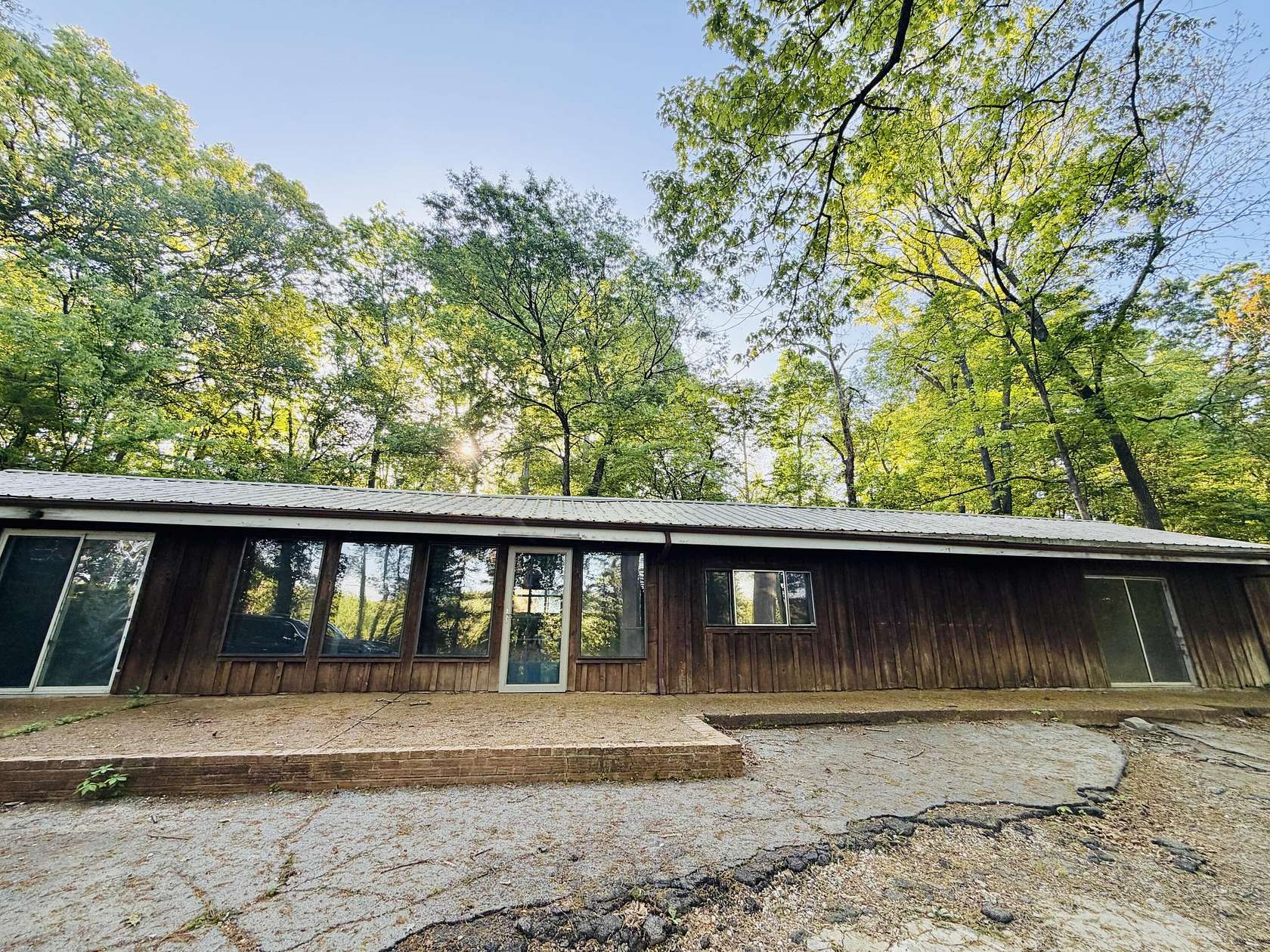 2 Acres of Land with Home for Sale in Harrison, Tennessee