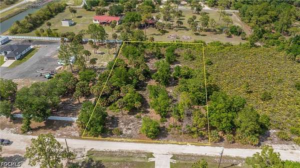 1.25 Acres of Residential Land for Sale in LaBelle, Florida