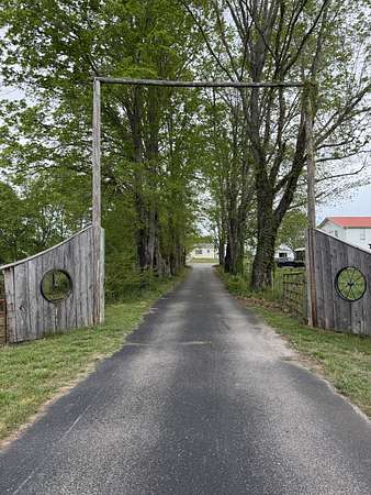 5 Acres of Land with Home for Sale in Lebanon, Tennessee