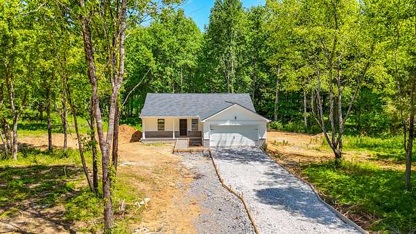 1.5 Acres of Land with Home for Sale in Dickson, Tennessee
