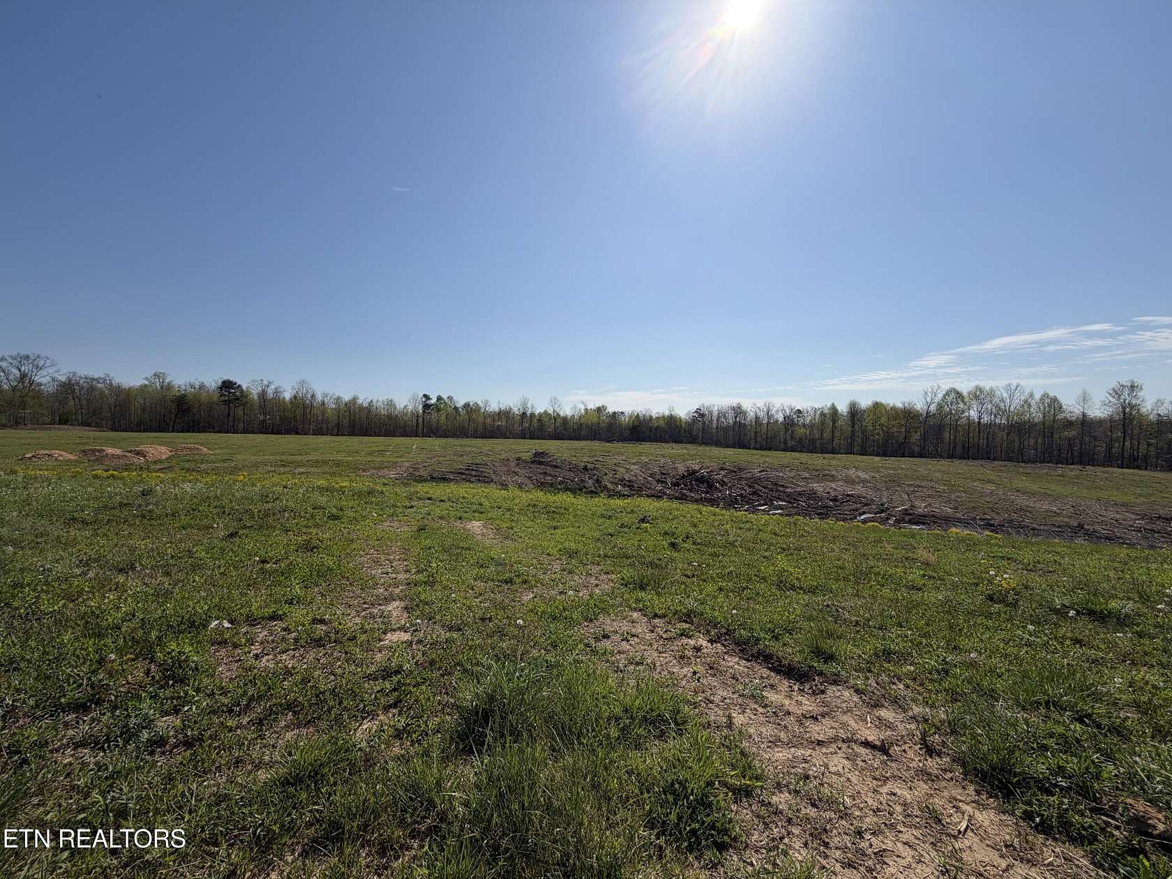 14 Acres of Land for Sale in Jamestown, Tennessee