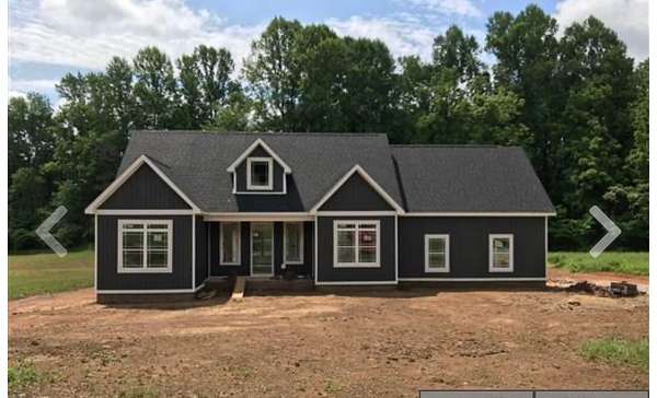 1.5 Acres of Land with Home for Sale in Charlotte, Tennessee