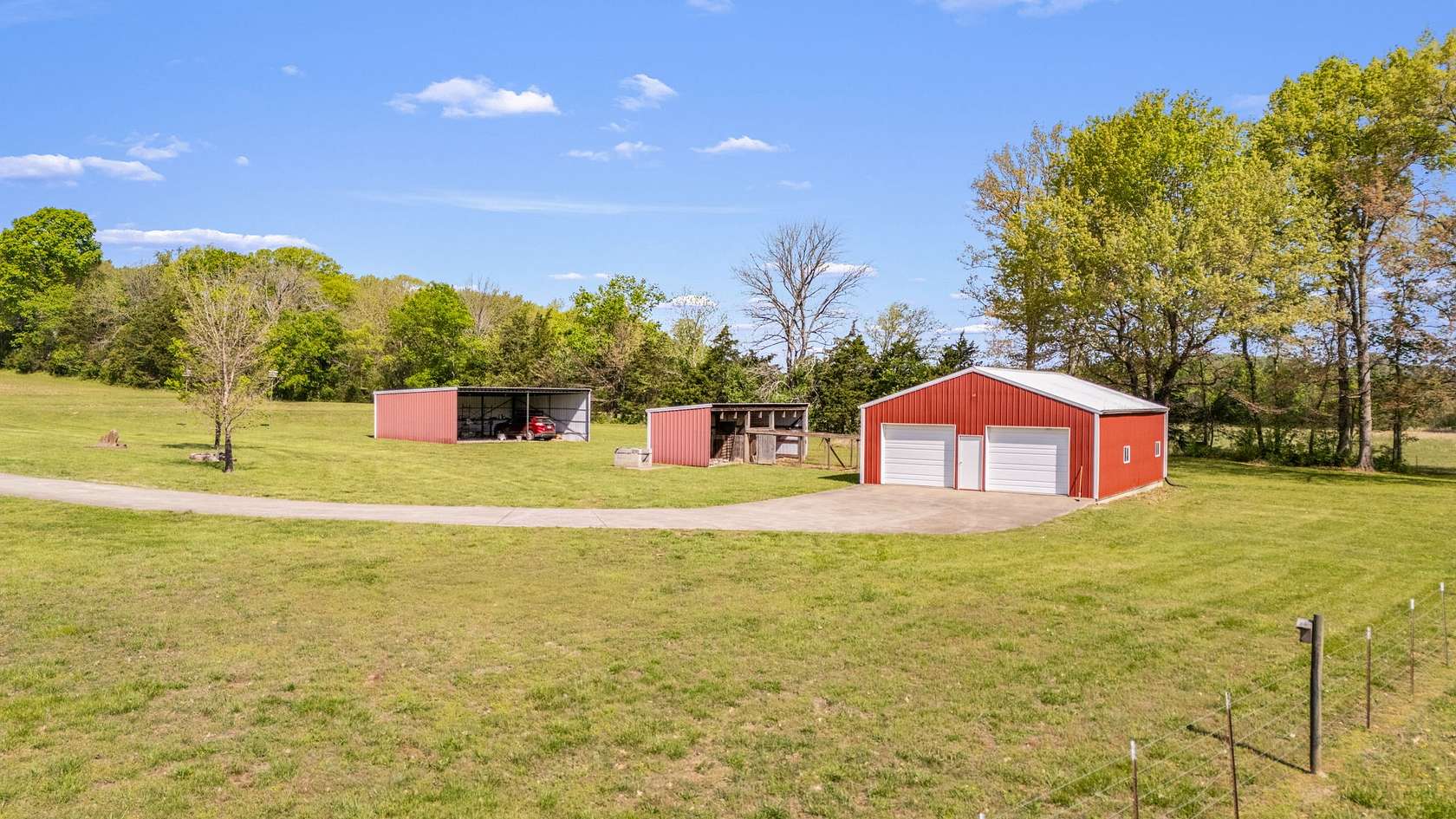 16.5 Acres of Land with Home for Sale in Milton, Tennessee