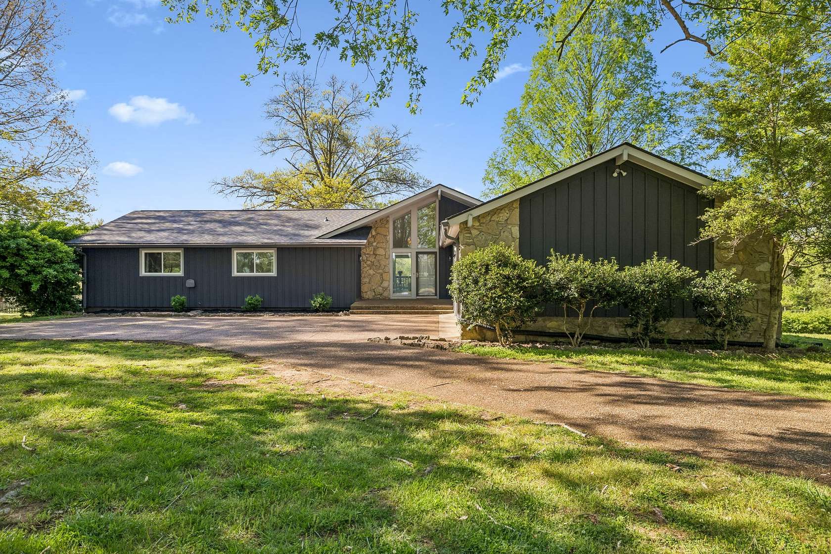 5.9 Acres of Land with Home for Sale in Columbia, Tennessee