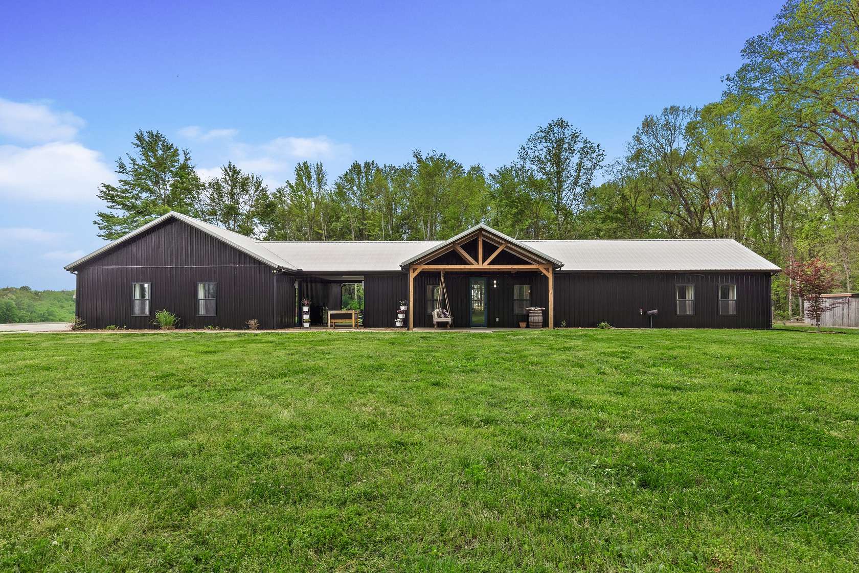 5.2 Acres of Land with Home for Sale in White House, Tennessee