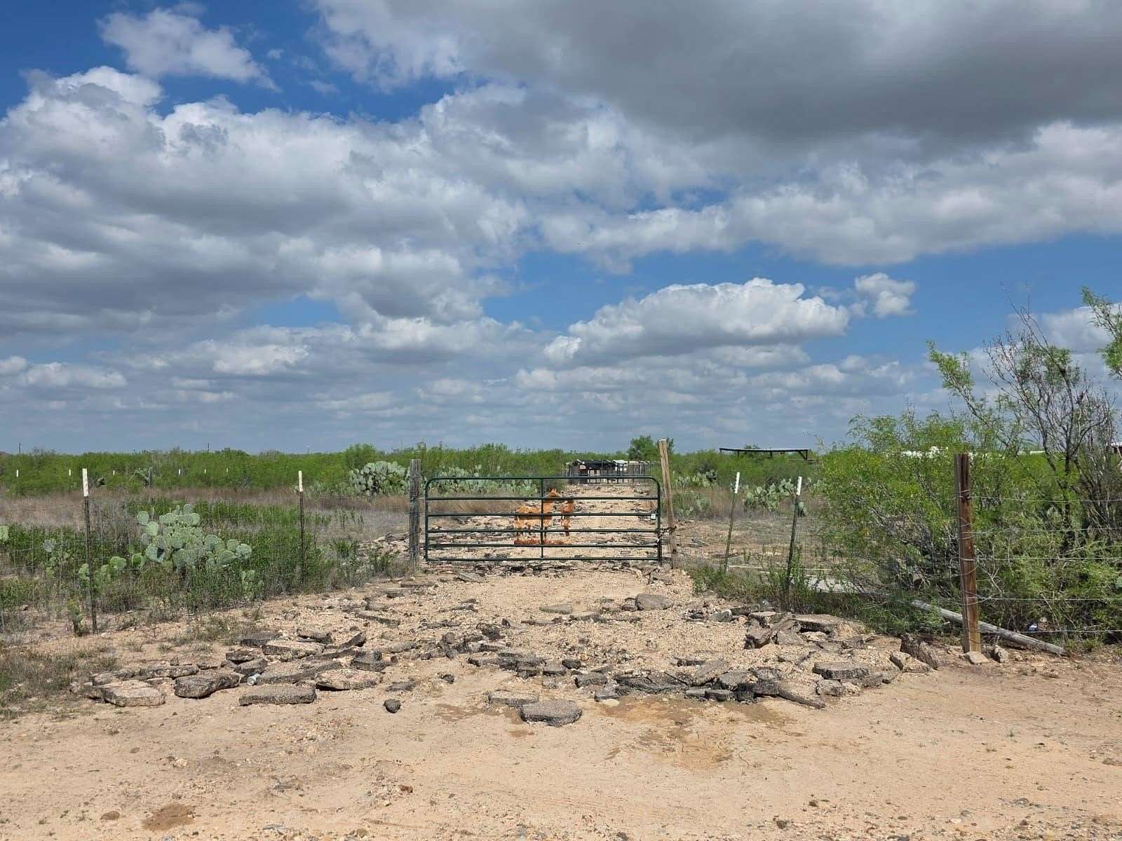 3.48 Acres of Residential Land for Sale in Laredo, Texas