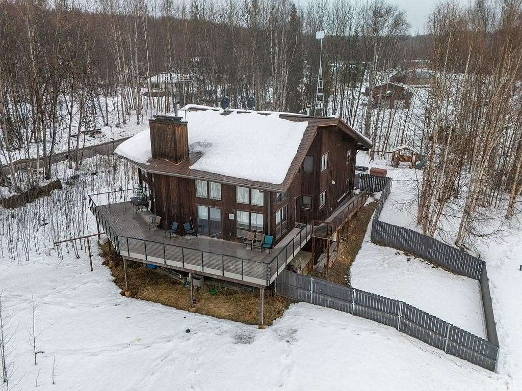 8 Acres of Land with Home for Sale in Fairbanks, Alaska