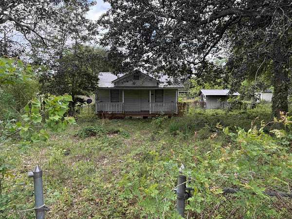 1.55 Acres of Land with Home for Sale in Silsbee, Texas