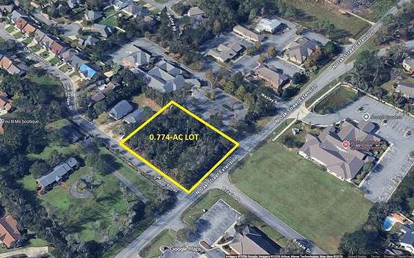 0.77 Acres of Commercial Land for Sale in Valdosta, Georgia