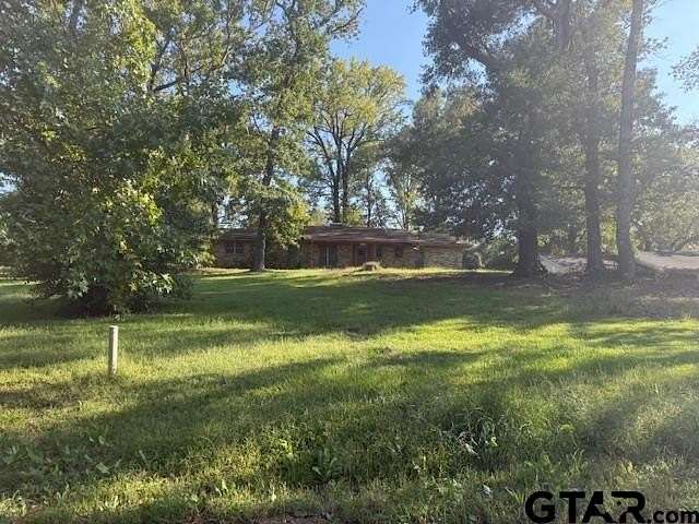 3.14 Acres of Improved Commercial Land for Sale in Lindale, Texas