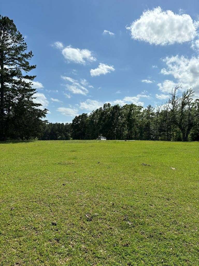 10 Acres of Land for Sale in Center, Texas