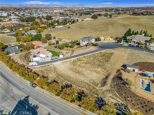 1 Acre of Residential Land for Sale in Paso Robles, California