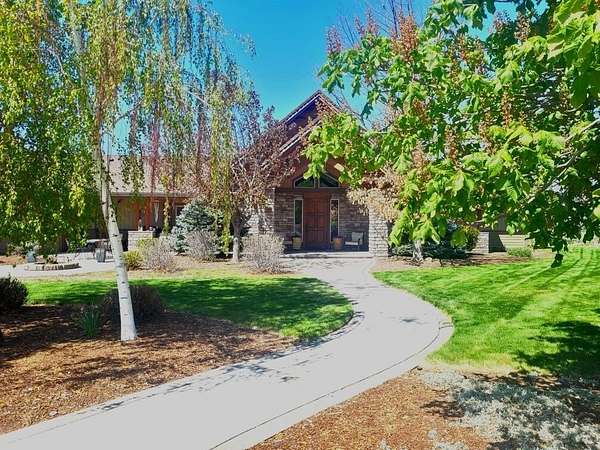 39.1 Acres of Agricultural Land with Home for Sale in Culver, Oregon