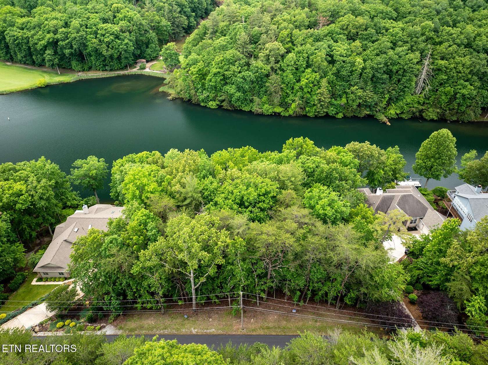 0.35 Acres of Residential Land for Sale in Fairfield Glade, Tennessee