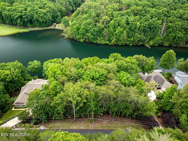 0.35 Acres of Residential Land for Sale in Fairfield Glade, Tennessee