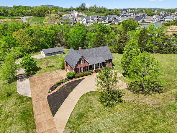 7.12 Acres of Land with Home for Sale in Brentwood, Tennessee