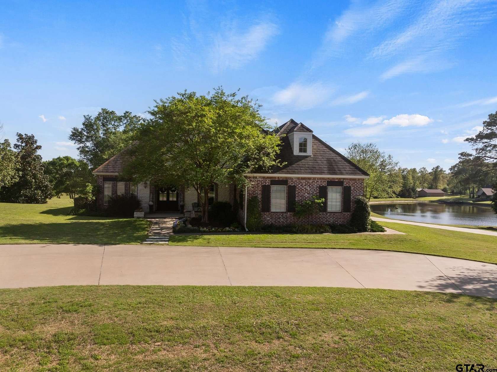 9 Acres of Land with Home for Sale in Pittsburg, Texas