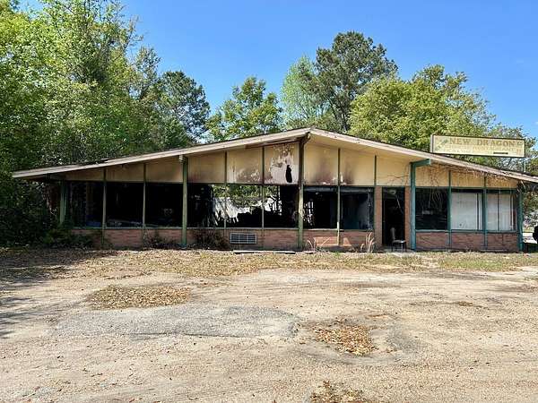 0.42 Acres of Mixed-Use Land for Auction in Turbeville, South Carolina