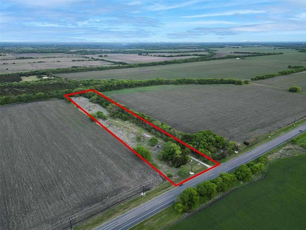 5 Acres of Residential Land for Sale in Whitewright, Texas