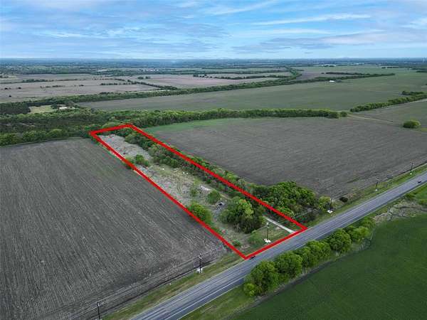 5 Acres of Residential Land for Sale in Whitewright, Texas