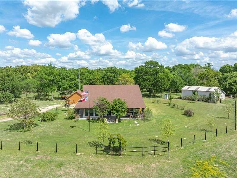 17.7 Acres of Land with Home for Sale in Canton, Texas