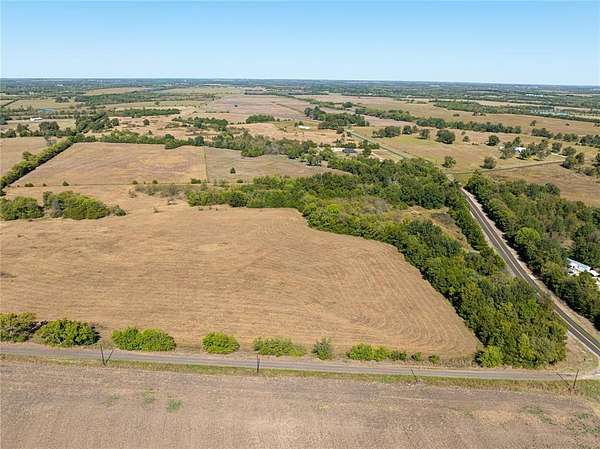 11 Acres of Land for Sale in Roxton, Texas