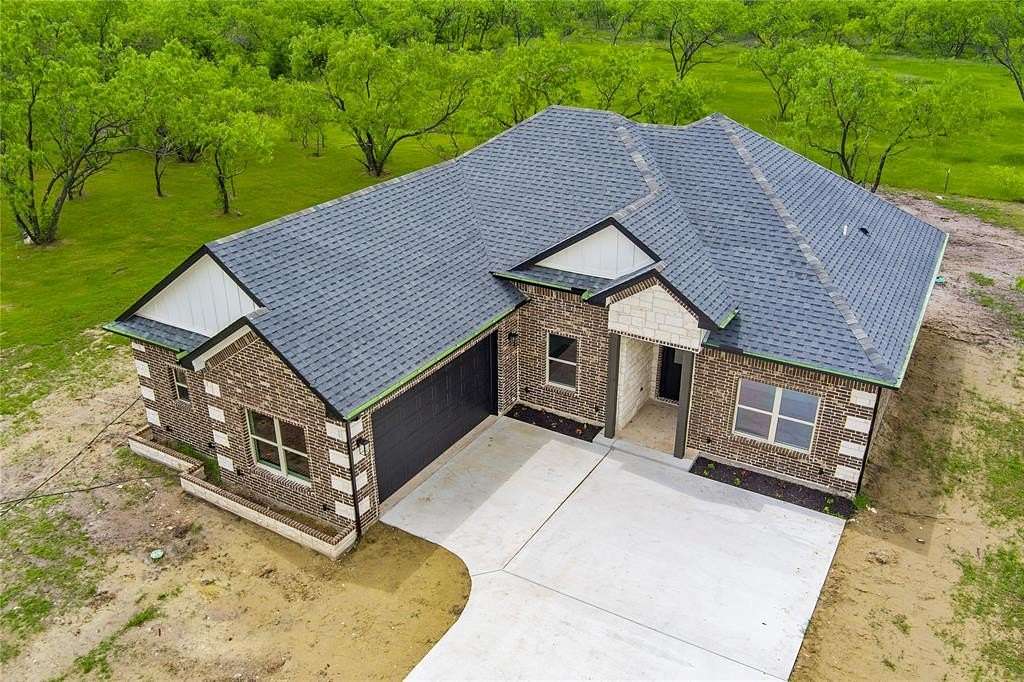 2.16 Acres of Land with Home for Sale in Corsicana, Texas