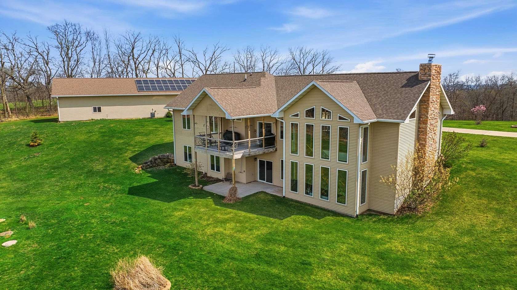 3.7 Acres of Land with Home for Sale in Dubuque, Iowa