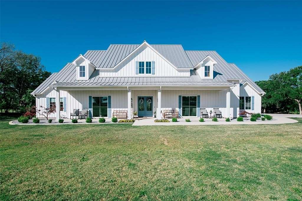 44.5 Acres of Land with Home for Sale in Denton, Texas