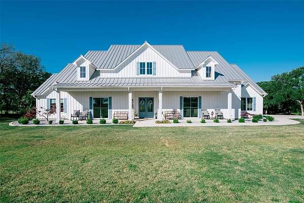 44.5 Acres of Land with Home for Sale in Denton, Texas