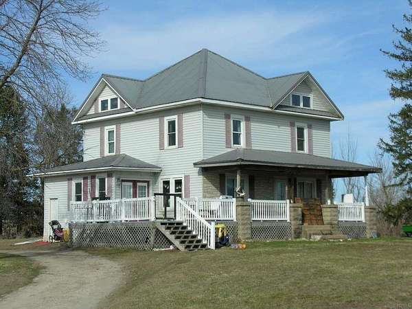 6 Acres of Land with Home for Sale in Stacyville, Iowa