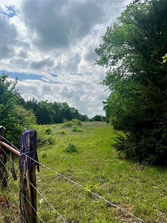 15 Acres of Recreational & Residential Land for Sale in Groesbeck, Texas