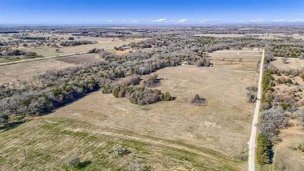 25.5 Acres of Agricultural & Residential Land for Sale in Whitesboro, Texas
