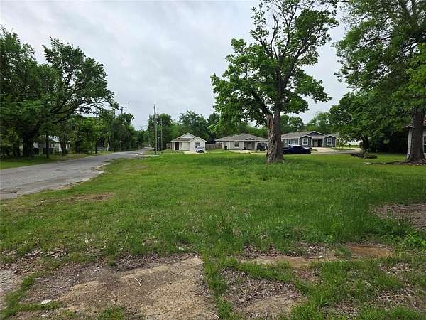 0.27 Acres of Commercial Land for Sale in Bonham, Texas