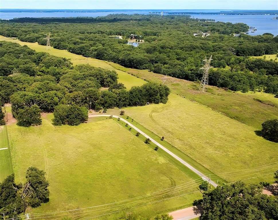 14.8 Acres of Land with Home for Sale in Malakoff, Texas