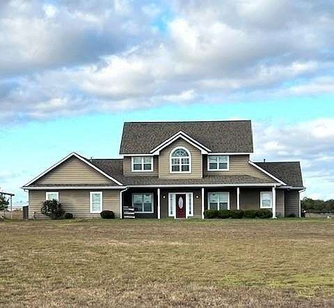 4.38 Acres of Land with Home for Sale in Blue Ridge, Texas