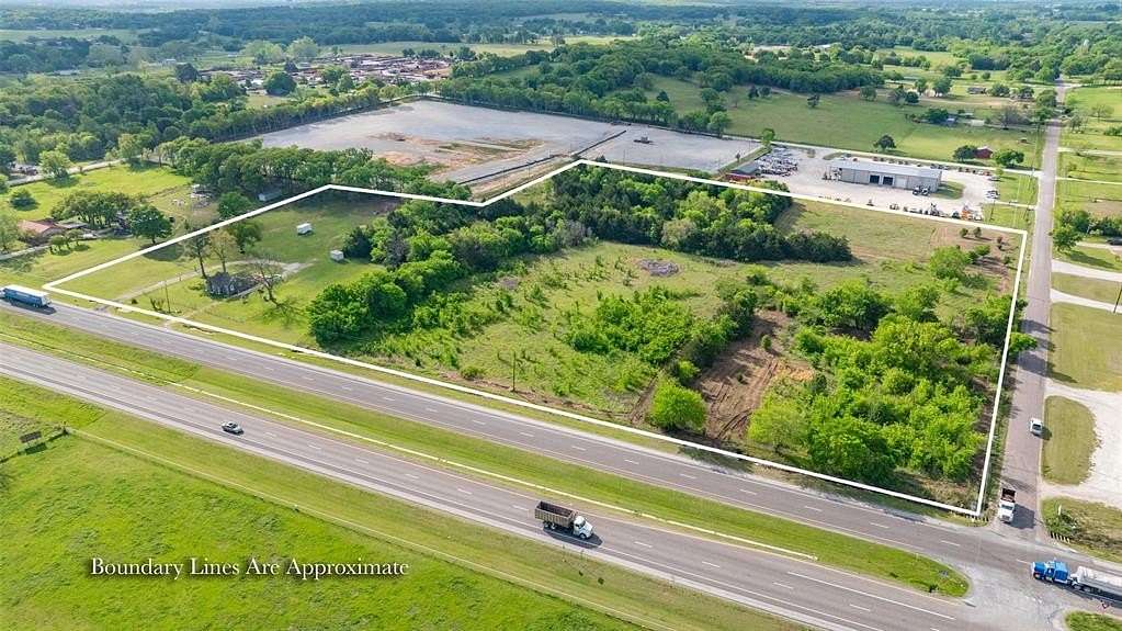13 Acres of Improved Mixed-Use Land for Sale in Gainesville, Texas