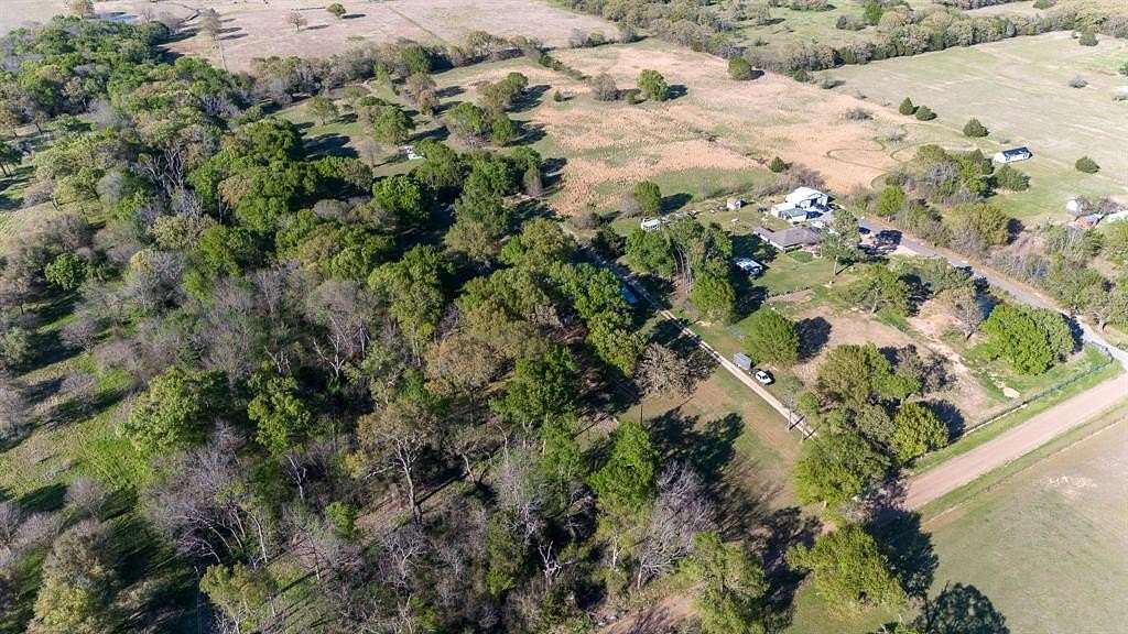 25.9 Acres of Agricultural & Residential Land for Sale in Kemp, Texas