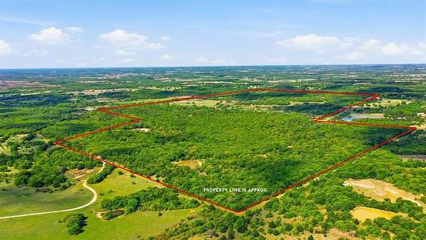 378 Acres of Land with Home for Sale in Forestburg, Texas