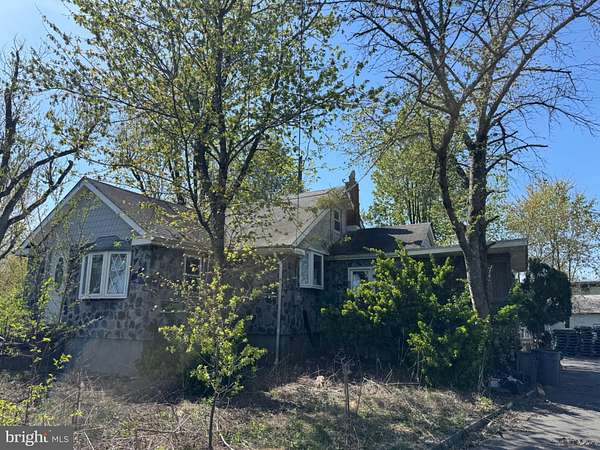 29.4 Acres of Land with Home for Sale in Southampton Township, New Jersey