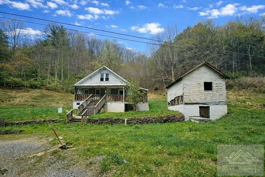 13.3 Acres of Land with Home for Sale in Matoaka, West Virginia