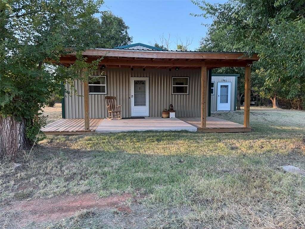 19.4 Acres of Land with Home for Sale in Guthrie, Oklahoma