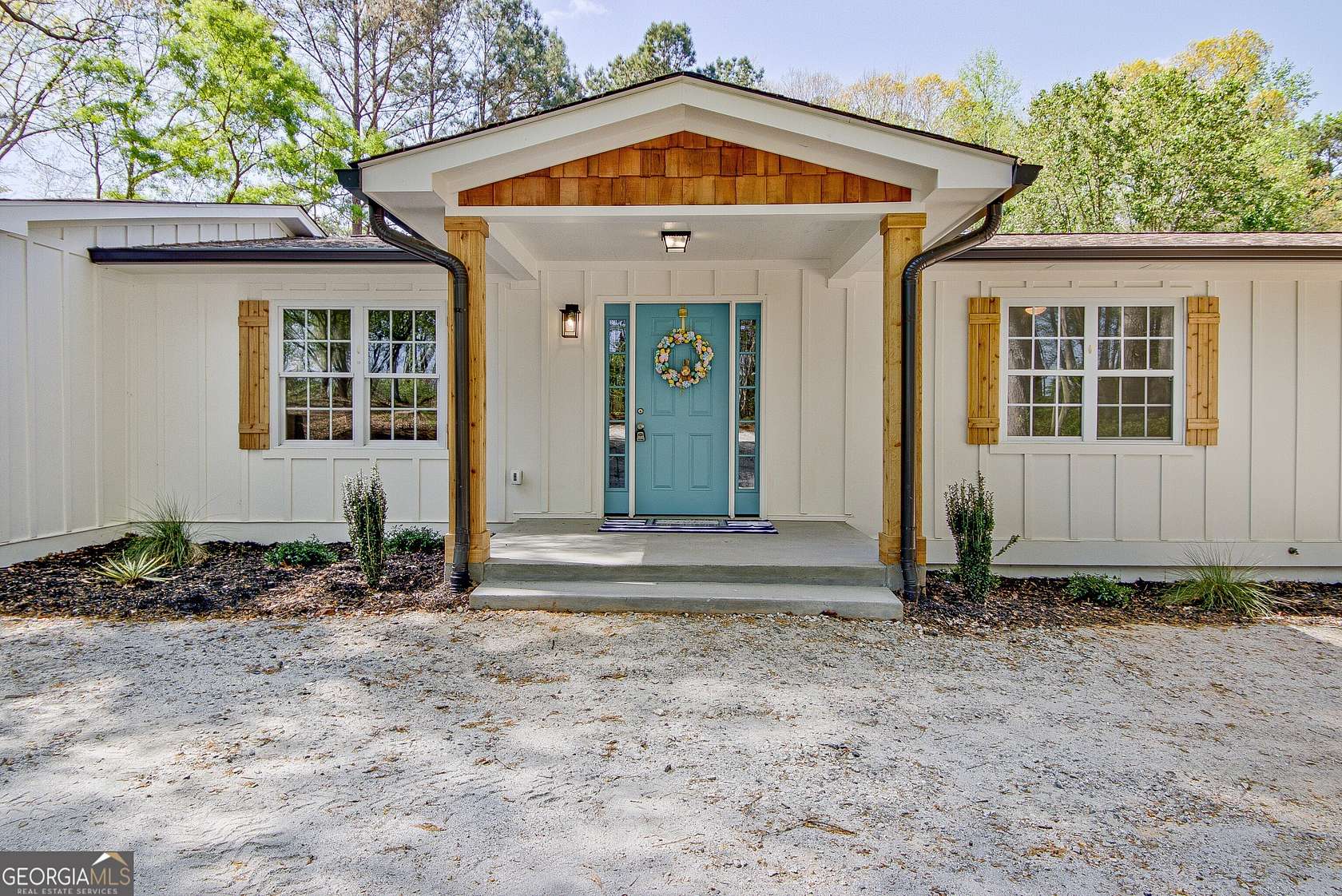2.59 Acres of Land with Home for Sale in Newnan, Georgia