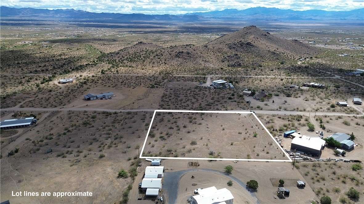 2.35 Acres of Residential Land for Sale in Golden Valley, Arizona